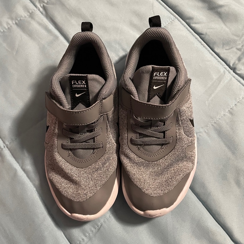 Nike Sneakers/Running Shoe Youth 2.5